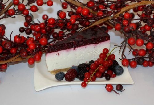 Cheesecake sa šumskim voćem